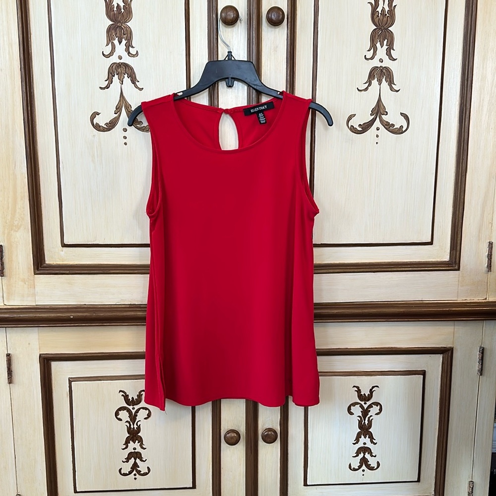 Business casual sleeveless top by Ellen Tracy size medium